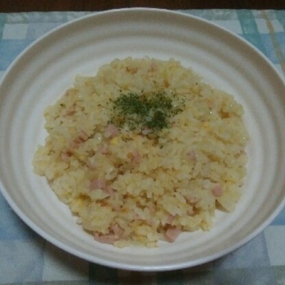 ハムの代わりに魚肉ソーセージで作りました。ポイントがわかりやすいので、パラパラになりました。子供達のランチに好評でした。